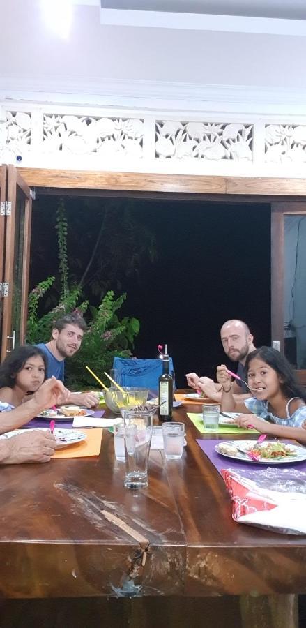 Pondok Kembar Homestay Улувату Экстерьер фото